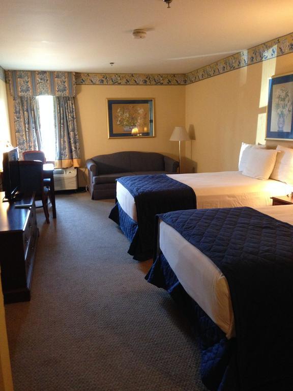 Greenville Inn & Suites الغرفة الصورة