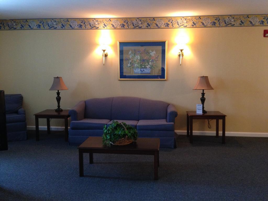 Greenville Inn & Suites الغرفة الصورة