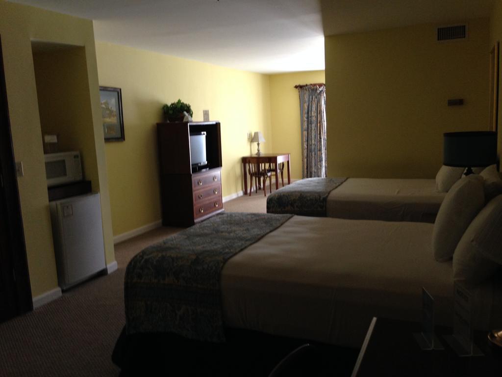 Greenville Inn & Suites الغرفة الصورة